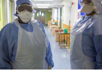 La nueva variante sudafricana de SARS-CoV-2 es más transmisible