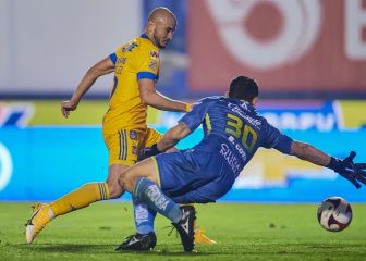 León, la presa favorita de Carlos González