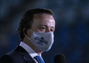 Mikel Arriola visita al club Necaxa