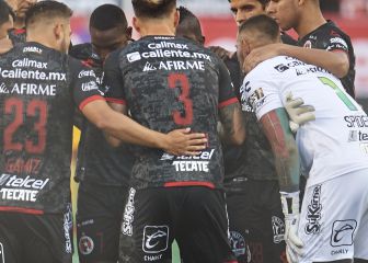 ¡Muerden los Xolos y son líderes!