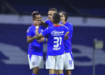 ¡La noche del 'Cabecita'! Cruz Azul golea a Querétaro