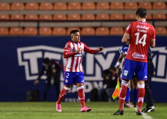¡Apaga y vámonos! Golazo de medio campo de Juan Castro