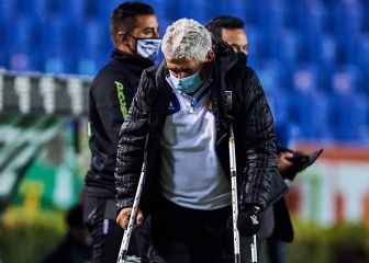 Aparece 'Tuca' en muletas contra Toluca