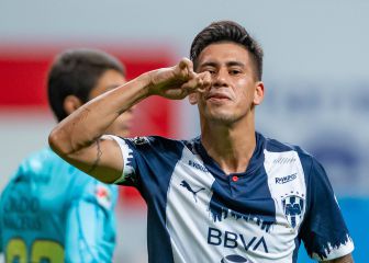 El golazo de chilena anulado a en el Rayados vs Querétaro