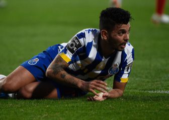 'Tecatito' brilla con Porto, en eliminación a la Juve