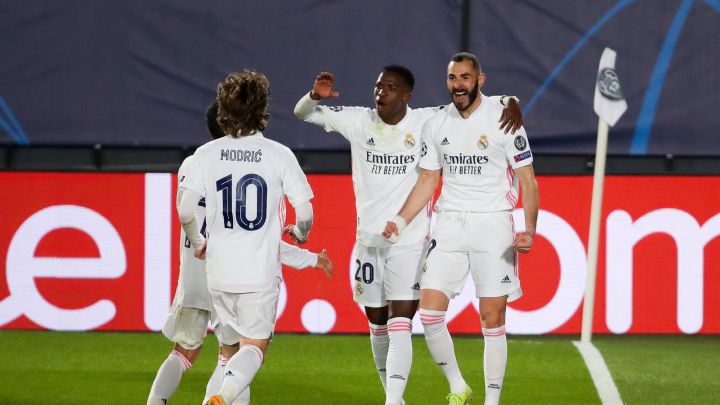 Aficionados del Real Madrid se dicen felices tras avanzar en Champions