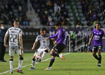 América gana en Mazatlán y de momento es líder