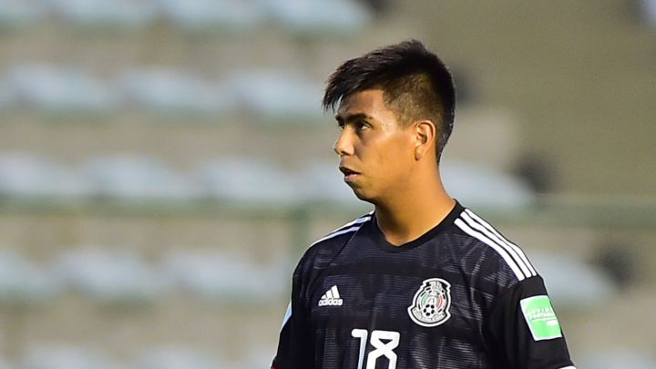 Martino: “Efraín Álvarez tiene claro dónde quiere jugar”