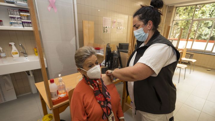 Denuncian en redes fallas en la vacunación contra Covid-19 en la Ciudad de México
