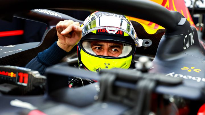 Asesor de Red Bull compara calidad de Checo Pérez con Verstappen