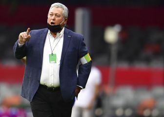 Vucetich pone su continuidad en manos de directiva de Chivas