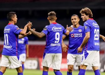 Cruz Azul avanza con una goleada contundente