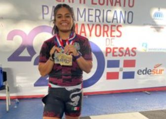 Ana López Ferrer celebra con playera del Tri medalla de Oro en Panamericano de pesas