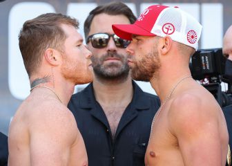 Canelo 'marca territorio' en el pesaje con Saunders
