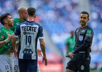 Posibles penales no marcados a favor de Santos causan polémica