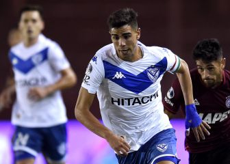 Lautaro Gianetti cerca de Necaxa