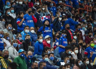 Decenas de aficionados reciben al Cruz Azul en Torreón
