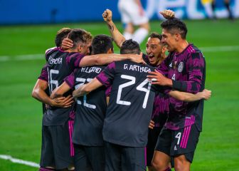 Hirving Lozano le salva la noche al Tri frente a Islandia