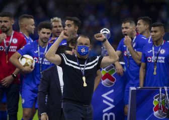 Cruz Azul, Campeón de la Liga MX tras 16 técnicos