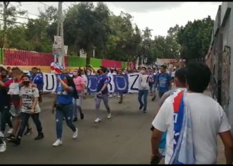 ¡Gran recibimiento! La afición de Cruz Azul abarrotó el Azteca a la llegada de La Máquina