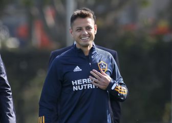 Ronald González: “Pierde el fútbol si Jiménez y Chicharito no juegan