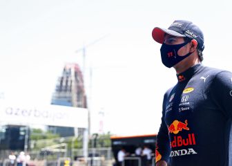 Checo Pérez se va enojado de la clasificación en Bakú