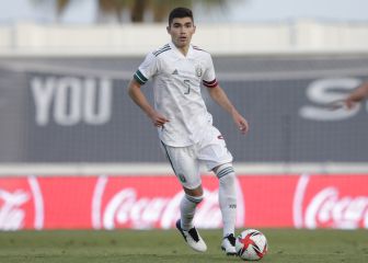 Pumas renovó por dos años más a Johan Vásquez