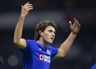 Santiago Giménez: 