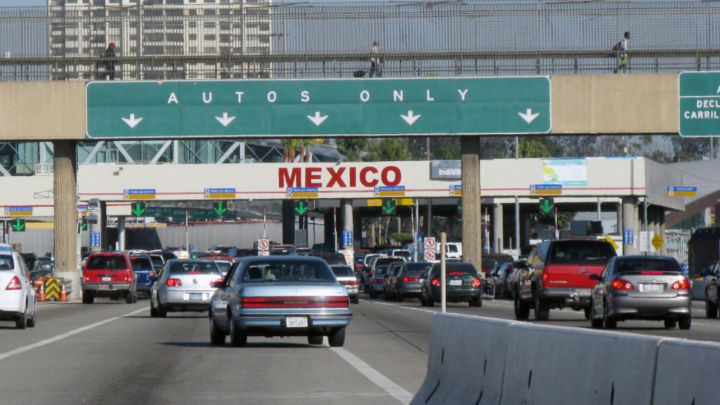 EU y México extienden un mes restricciones en la frontera por Covid-19