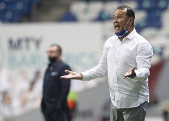 Juan Reynoso renueva con Cruz Azul