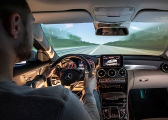 ¿Qué comer y cuánta agua tomar cuando se pasan muchas manejando?