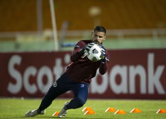 Andrés Gudiño, única opción en la portería de Cruz Azul