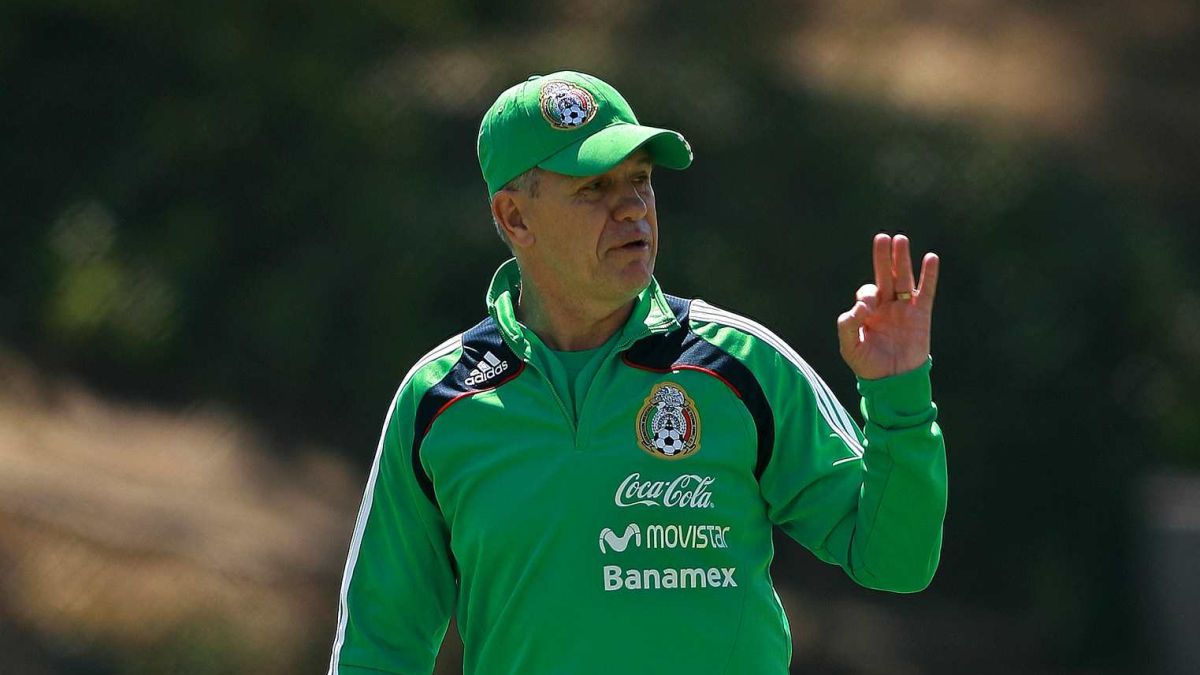 Vasco, Lavolpe y Osorio, únicos DT's que llegaron al Mundial tras caer en Copa Oro - Vimarsana News