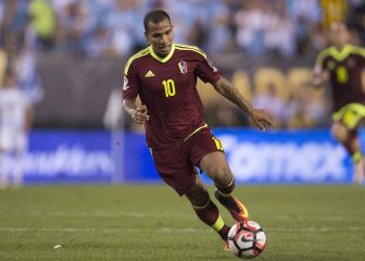 Cruz Azul hace oficial la llegada de Rómulo Otero