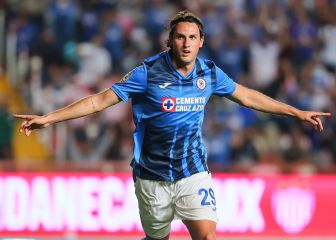 Cruz Azul derrota al Necaxa y obtiene su primer triunfo