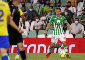 Andrés Guardado, titular y capitán en el empate del Betis