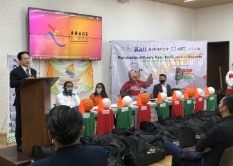 Deportistas LGBT+ reciben uniformes de cara a Gay Games