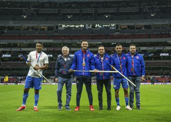 Cruz Azul realiza homenaje a sus medallistas olímpicos