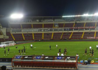 México ya entrenó en la maltrecha cancha del Rommel Fernández