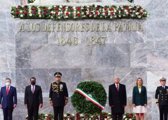 Aniversario de la Gesta Heroica de los Niños Héroes; AMLO rinde homenaje