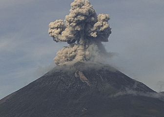 Actividad del Popocatépetl: exhalaciones, explosiones y caída de ceniza en las últimas horas