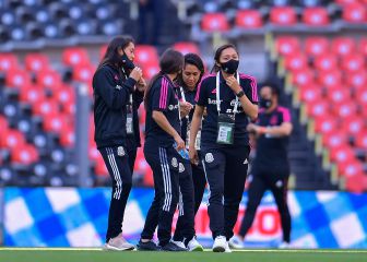 ¡Eso es apoyo! El Tri Sub-17 le hizo pasillo a la femenil cuándo salió rumbo al Azteca