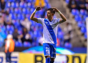 Polémico primer gol de Parra con Puebla, lo revisó el VAR y fue legal
