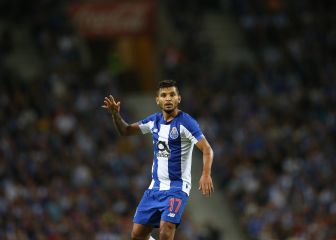 'Tecatito' Corona fue titular en el Porto vs Liverpool