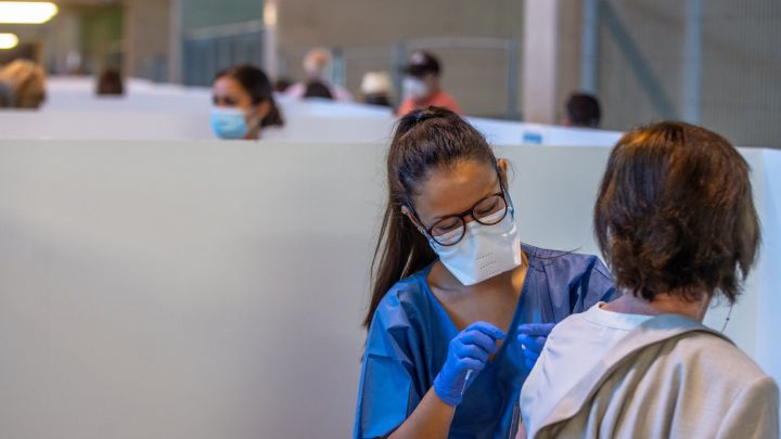 Vacunación CDMX: aplican primera dosis a jóvenes en cuatro alcaldías de la CDMX