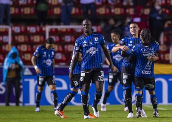 Gallos sale del fondo de la tabla
