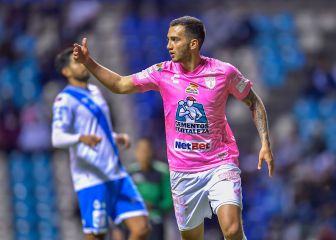 Pachuca con 10 hombres derrota a domicilio al Puebla