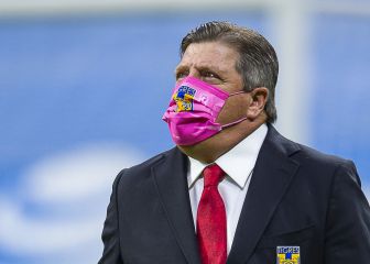 Ligera rechifla para Miguel Herrera en su regreso al estadio Azteca