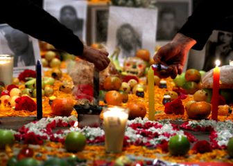 ¿Qué día se pone la comida en el altar de los muertos, historia y cuándo se quita?