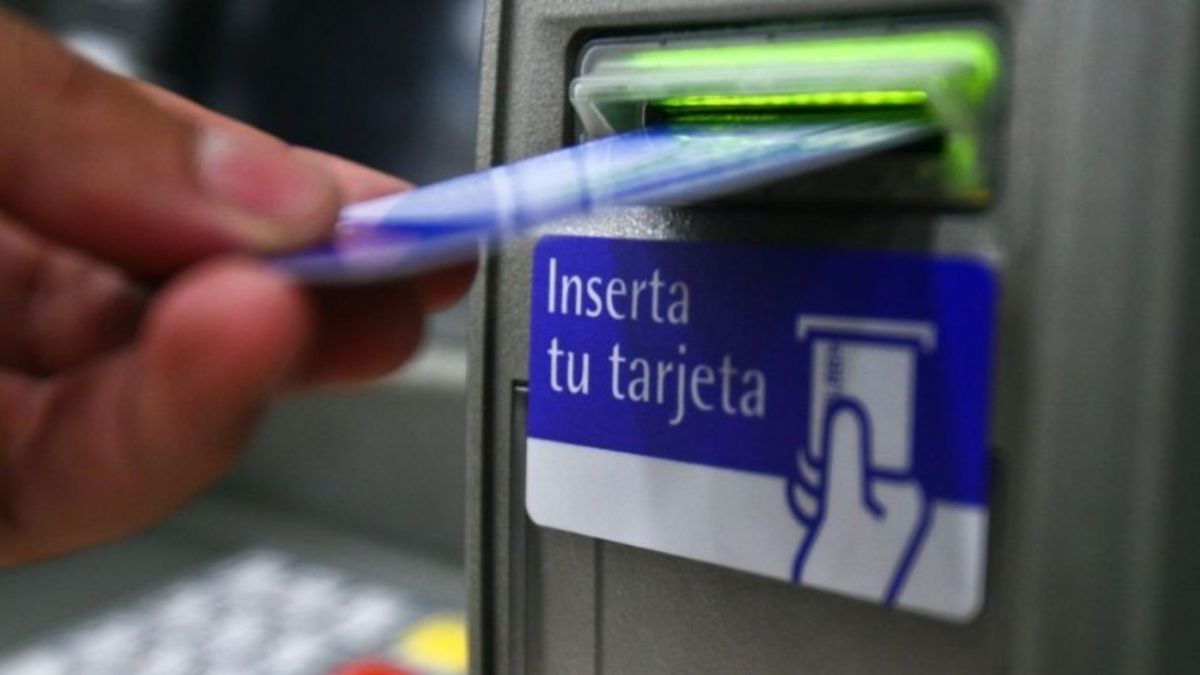 Horarios bancarios en México el 1 y 2 de noviembre: Banamex, Santander y BBVA